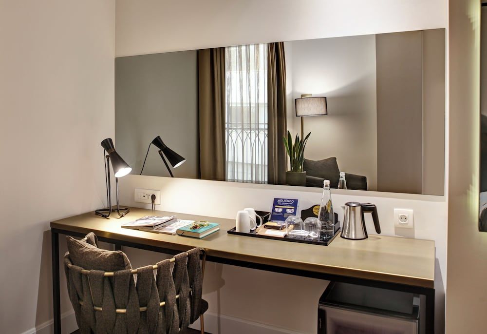 39 Kalamis Marina Hotel Deluxe Room 10