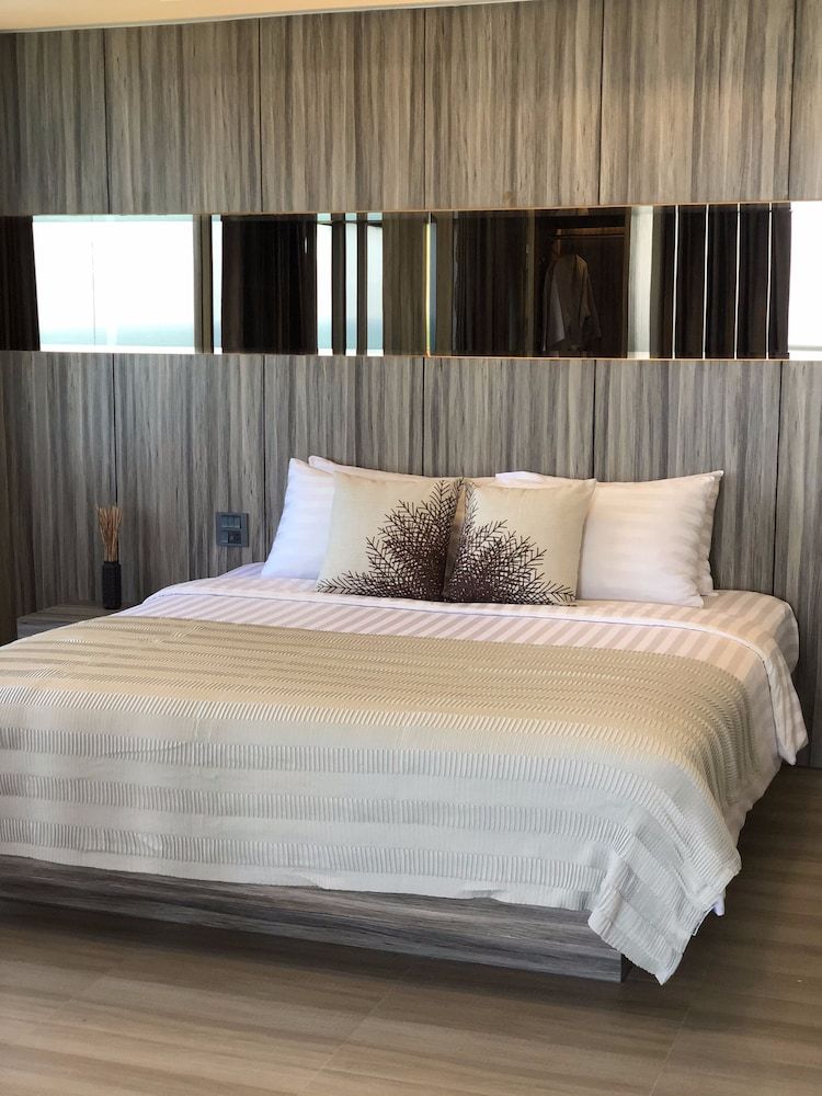 Ocean Panorama Suite
