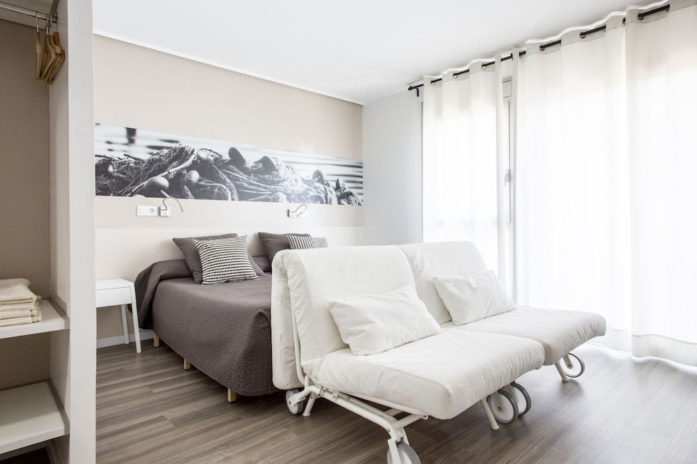 Executive Studio (4 pax)