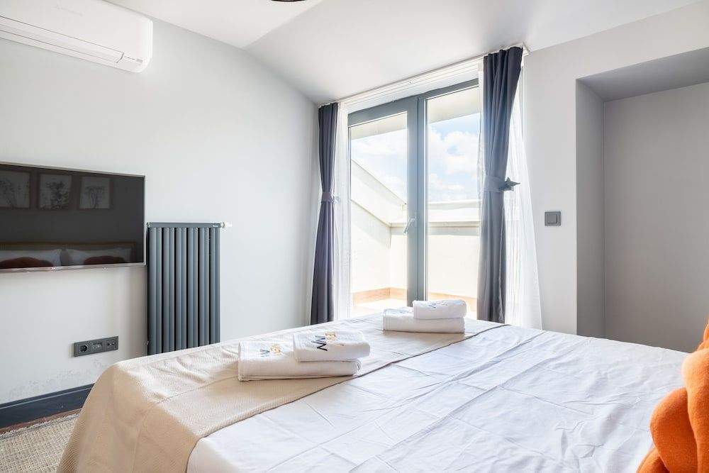 Benesta Residence by NewInn Design Duplex, 2 Bedrooms 2