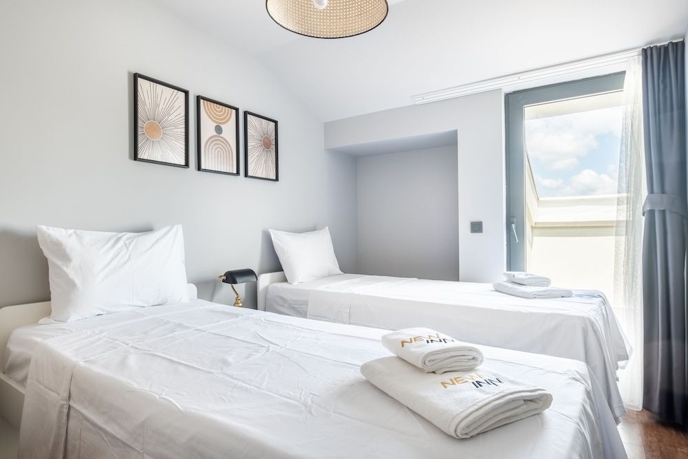 Benesta Residence by NewInn Design Duplex, 2 Bedrooms 4