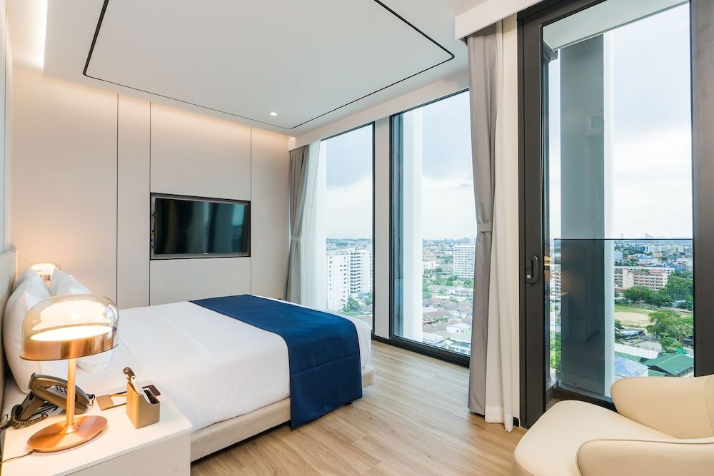 Premier Double Room, City View