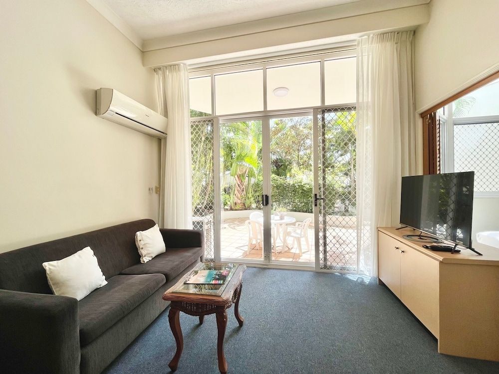 Surf Parade Resort 1 Bedroom Budget Garden View Spa Apartment 5