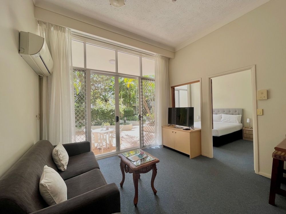 Surf Parade Resort 1 Bedroom Budget Garden View Spa Apartment 7