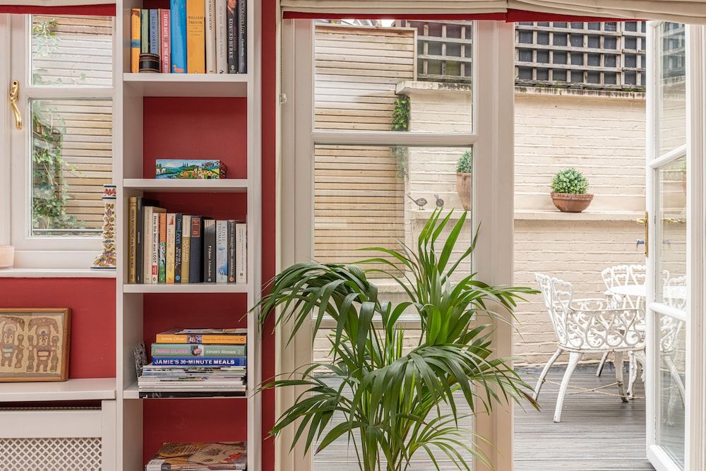 JOIVY Lovely 2bed House in Wandsworth w/ Backyard Patio House (2 Bedrooms) 8