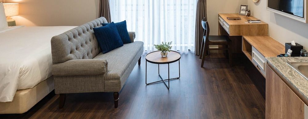 undefined Charmaine's Hotel & Apartment