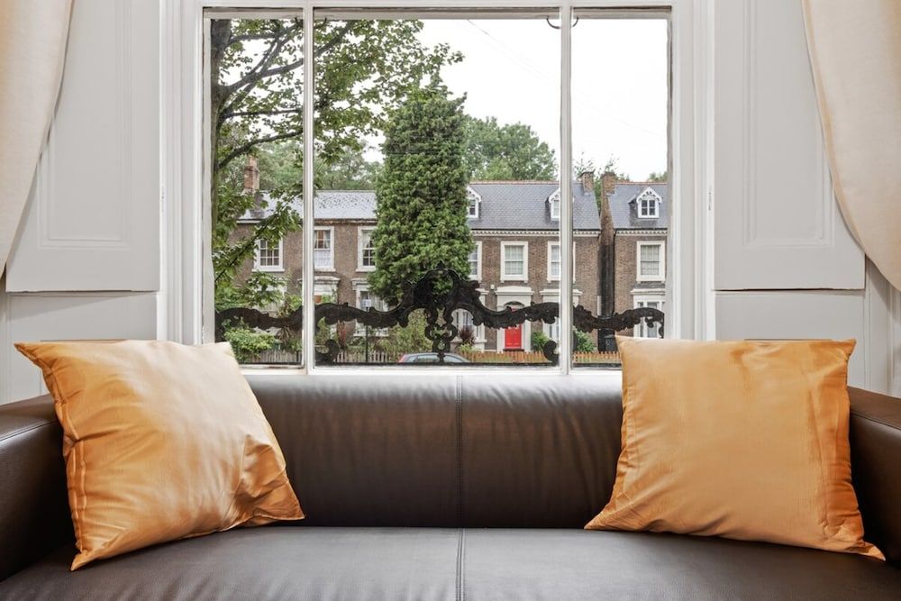 Refined, Light 1 Bed Apt w Balcony in Brixton Basic Apartment, 1 Double Bed 21