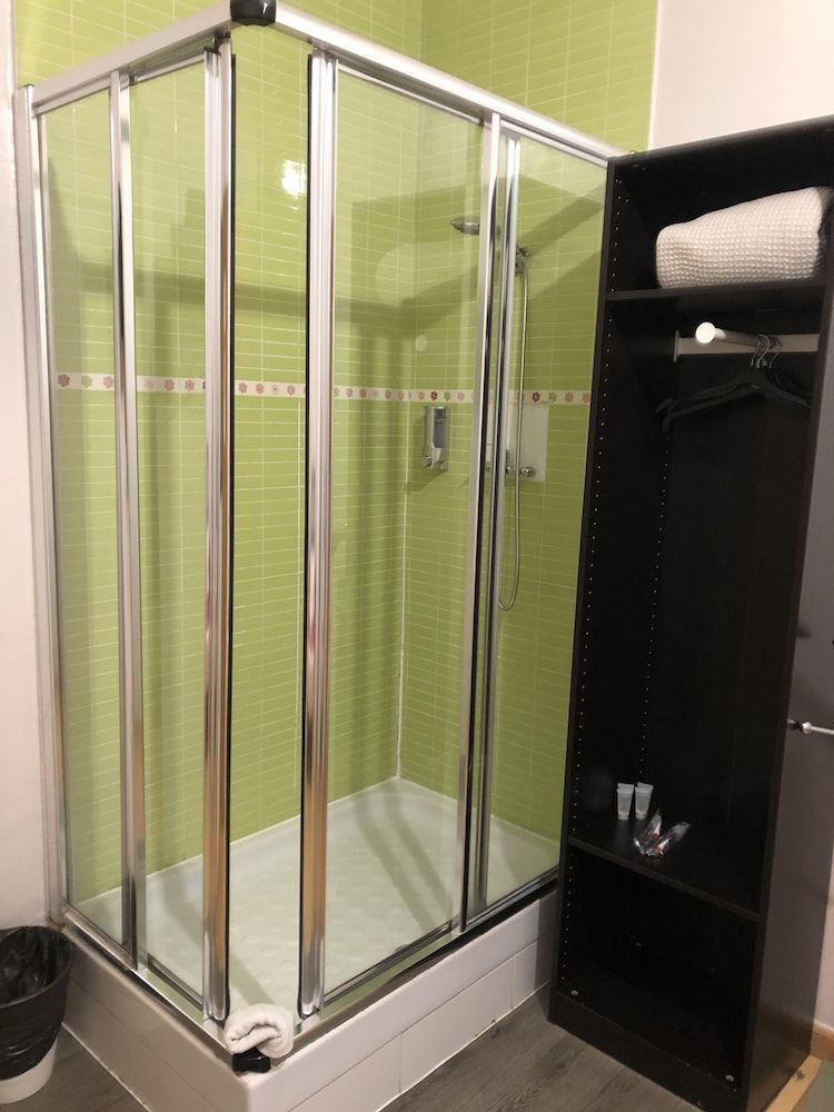 Hostal Village  Multicolor - Adults Only Economy Double Room, Private Bathroom 4