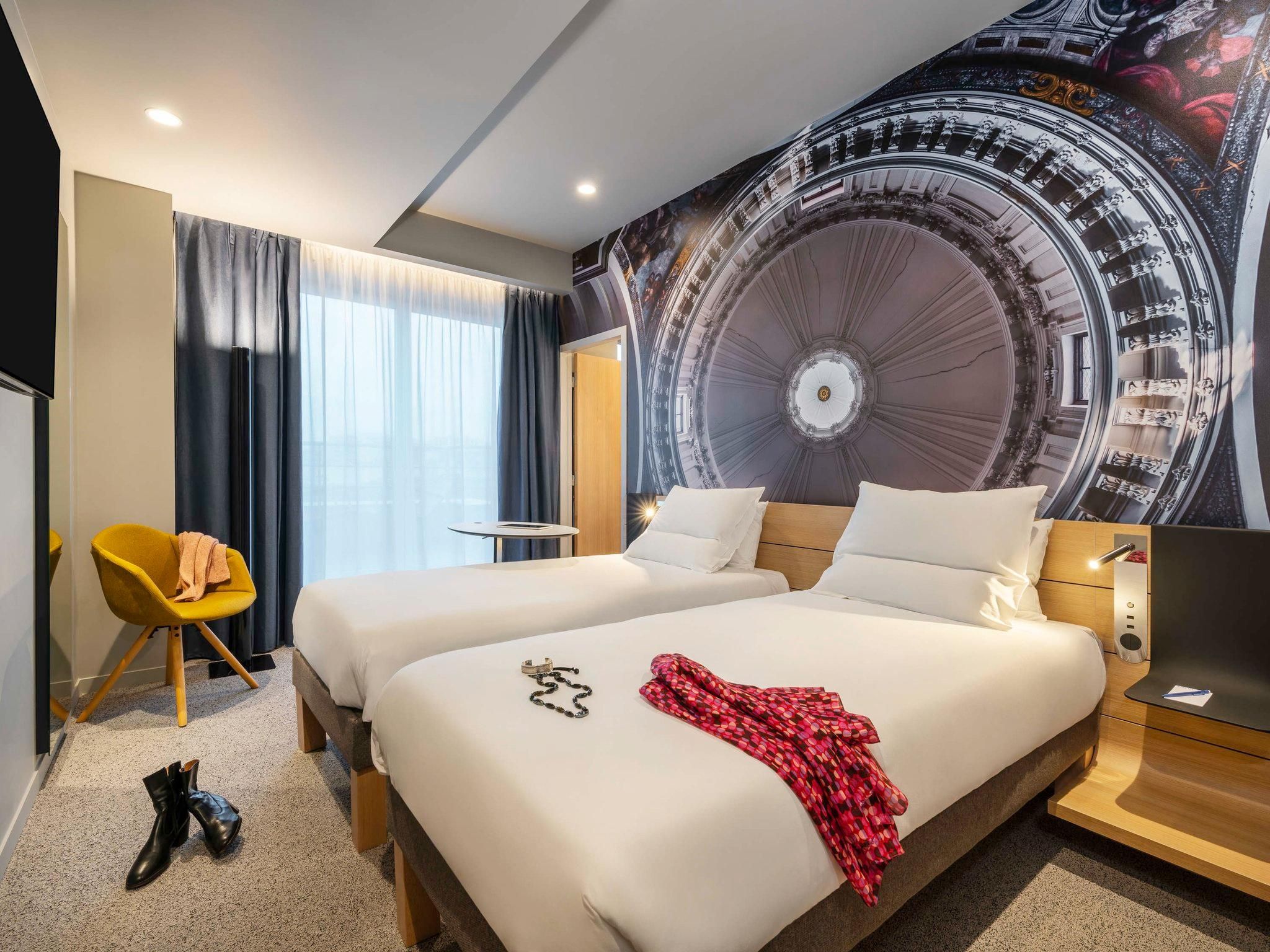 Novotel Belleville Paris 20 Standard Room with 2 Single Beds