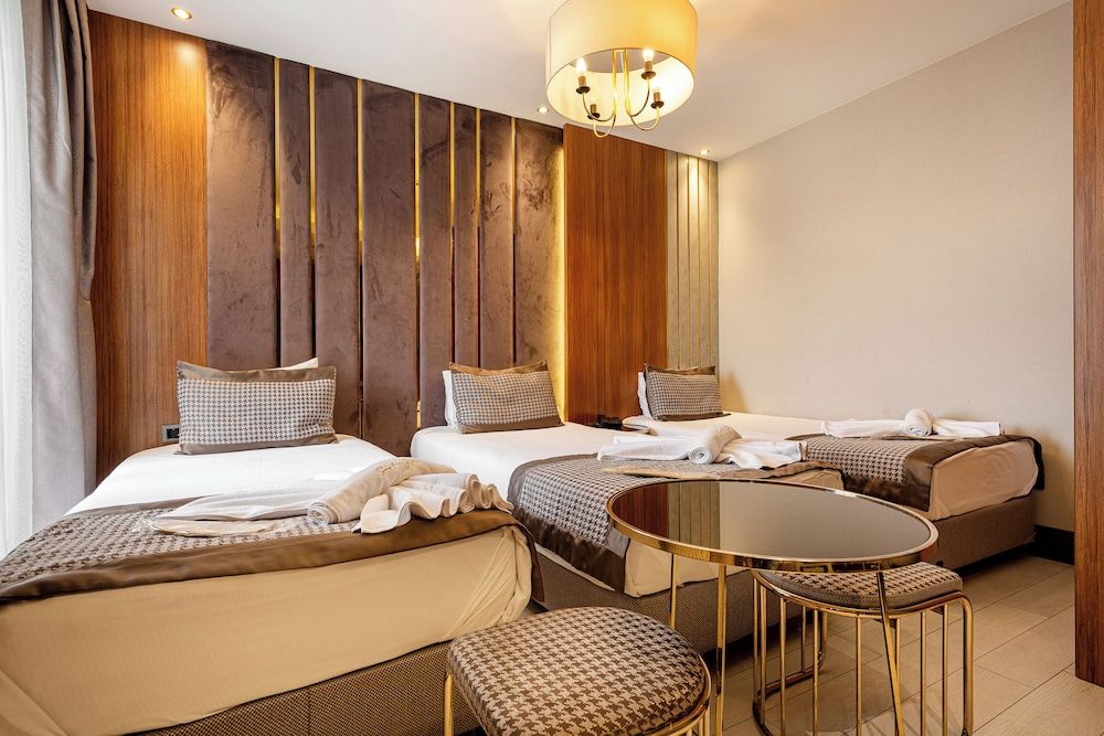 undefined Santra Hotel 2