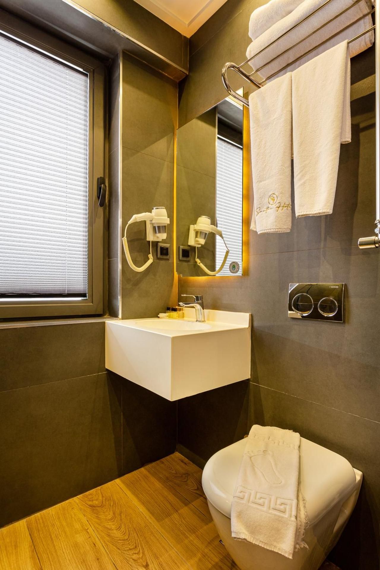 undefined Santra Hotel 7