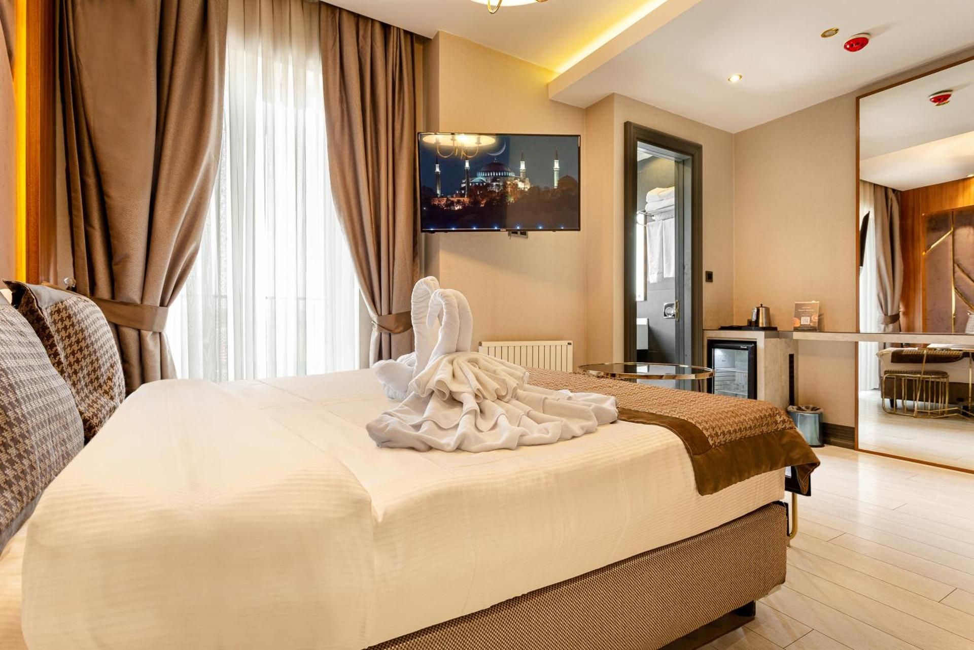 undefined Santra Hotel 6