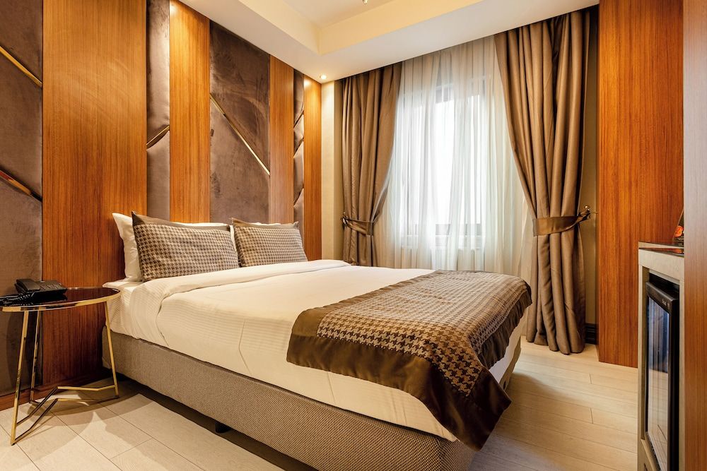 undefined Santra Hotel 4