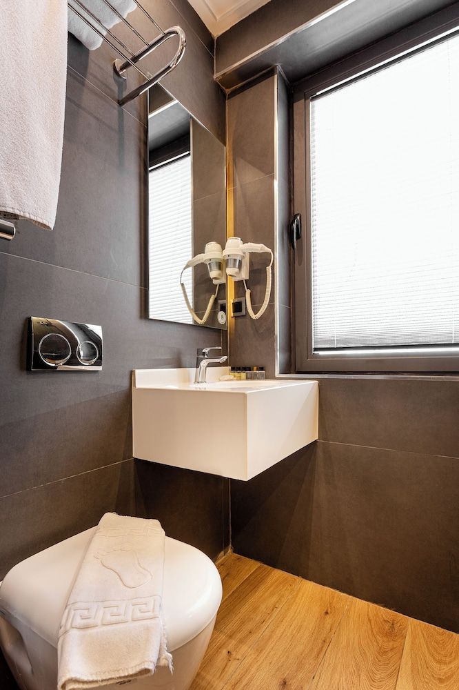 undefined Santra Hotel 5