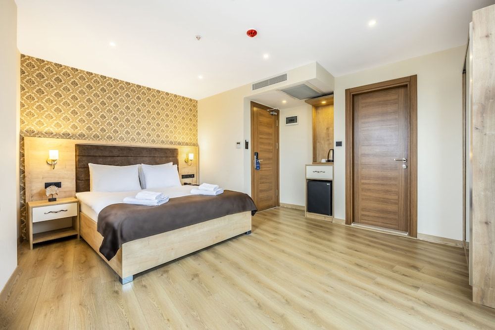 Emin Palace Basic Room 4