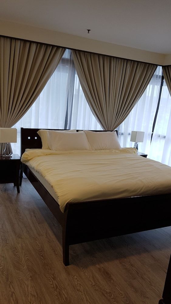 undefined Famous Service Suites at Times Square 4