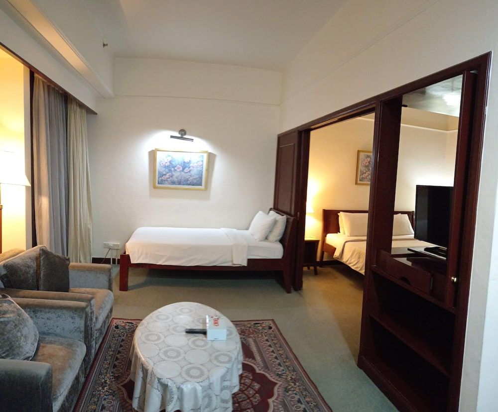 undefined Famous Service Suites at Times Square 2