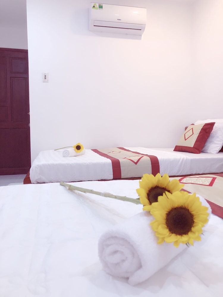 undefined Aurora Hotel 2