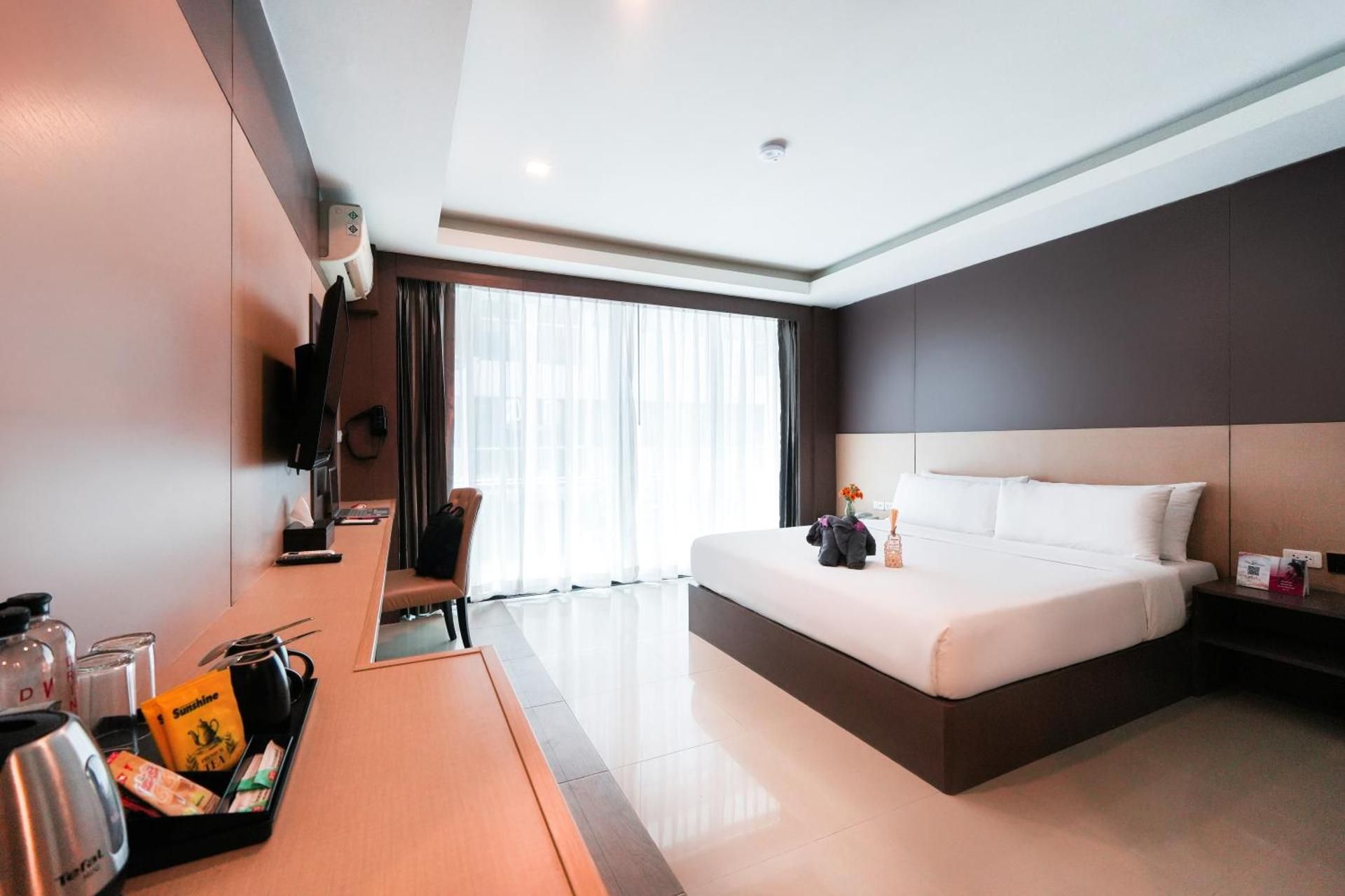 GLOW Pattaya Superior King 2