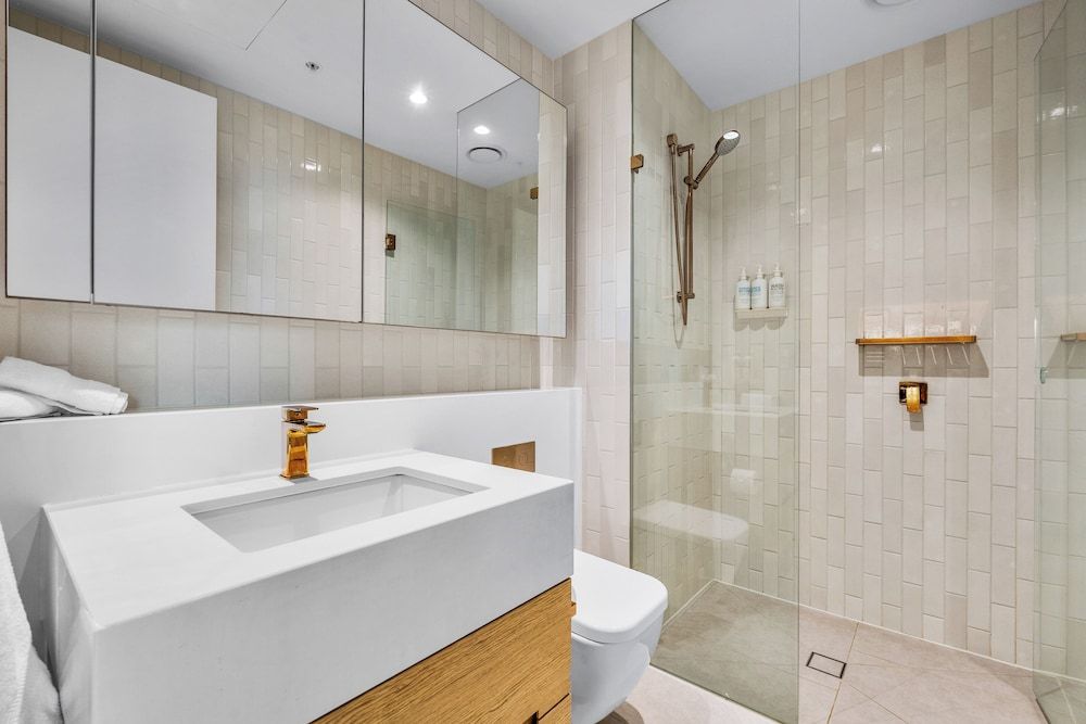 Collins House Apartments by CLLIX 1 Bedroom Apartment 4