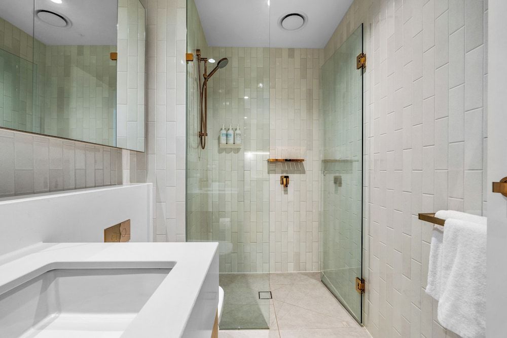 Collins House Apartments by CLLIX 1 Bedroom Apartment 5