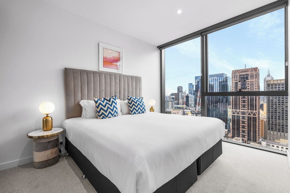 Collins House Apartments by CLLIX 1 Bedroom Apartment