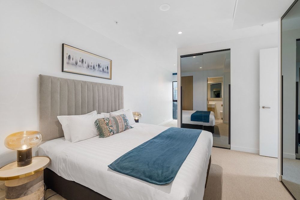2 Bedroom 2 Bathroom City View Apartment