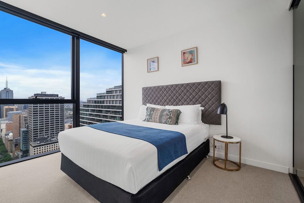 1 Bedroom Apartment City View