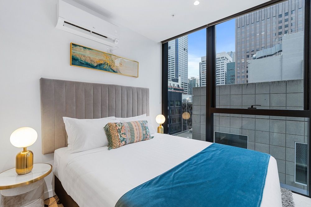 3 Bedroom 2 Bathroom Apartment