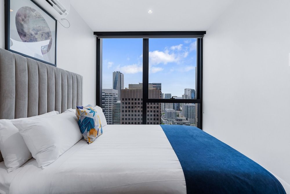 Collins House Apartments by CLLIX 2 Bedroom 1 Bathroom Apartment 3