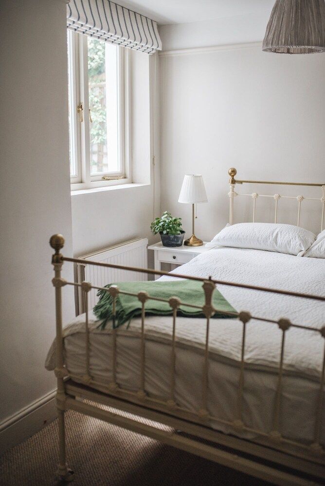 Glorious 2 Bedroom Apartment Two-Bedroom Apartment 9