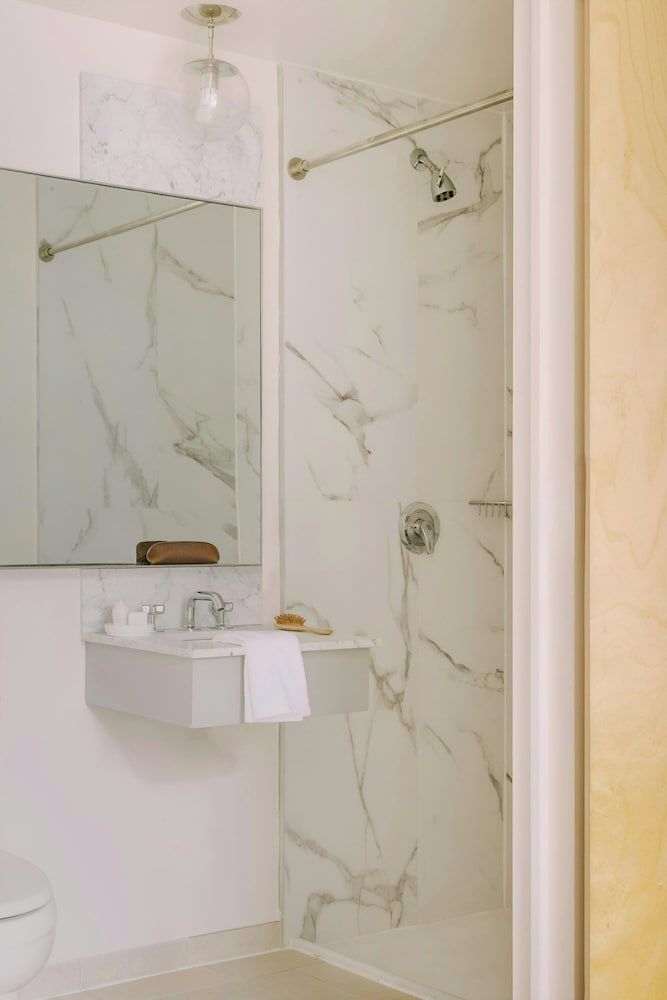 undefined Henri on 24 Hotel Chelsea, Sonder by Marriott Bonvoy 8