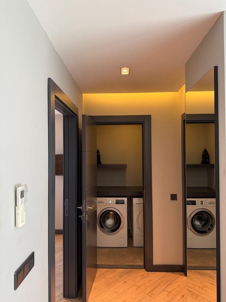 Z-Suites Junior Suite 4