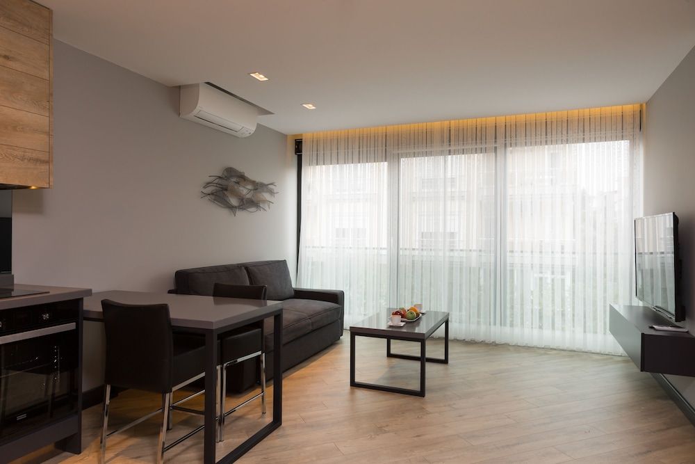 Z-Suites Junior Suite 10