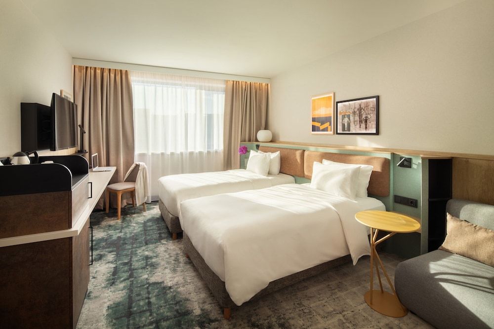 Crowne Plaza Budapest by IHG Standard Room 3