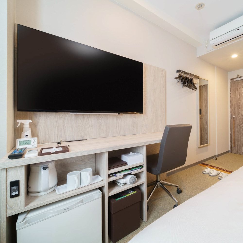 Super Hotel Tokyo JR Kamata Nishiguchi Double Room 2