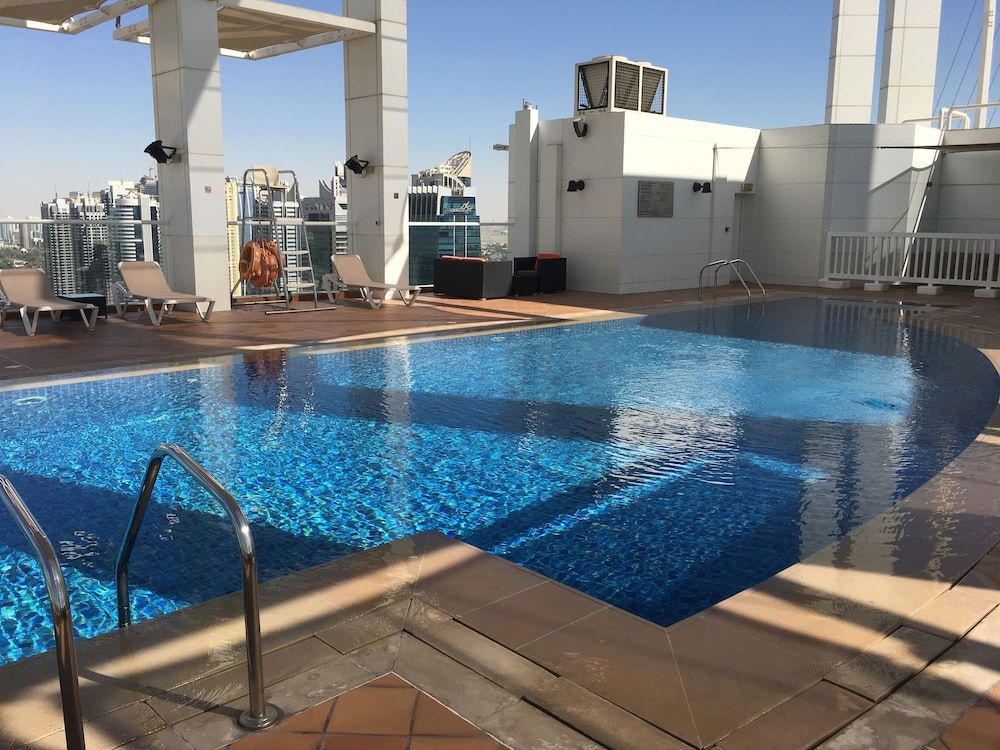 undefined R&H La Riviera 2