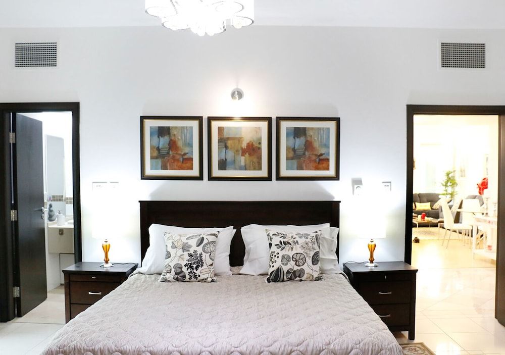 undefined R&H La Riviera 4