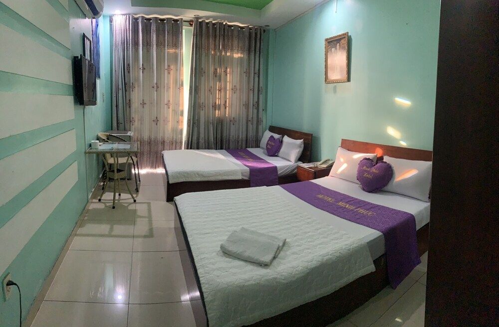 Minh Phuc Hotel Family Double Room 9