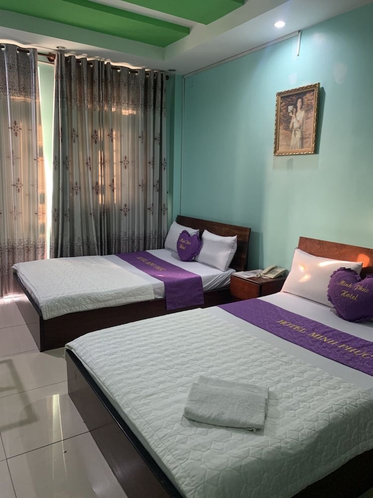 Minh Phuc Hotel Family Double Room 8