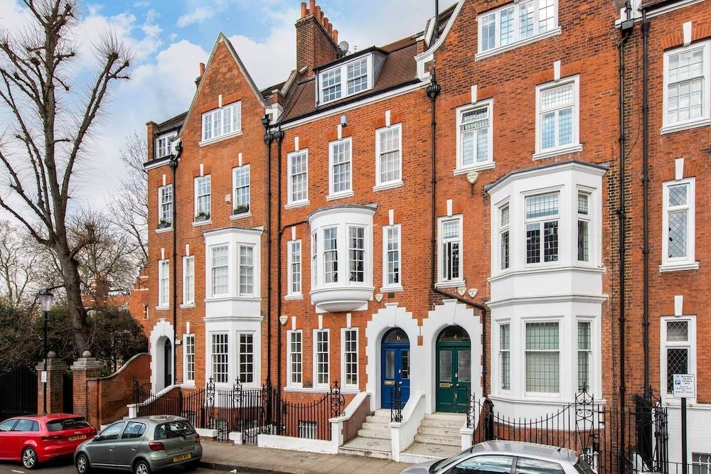 undefined Beautiful 2 Bed W Roof Terrace in Holland Park