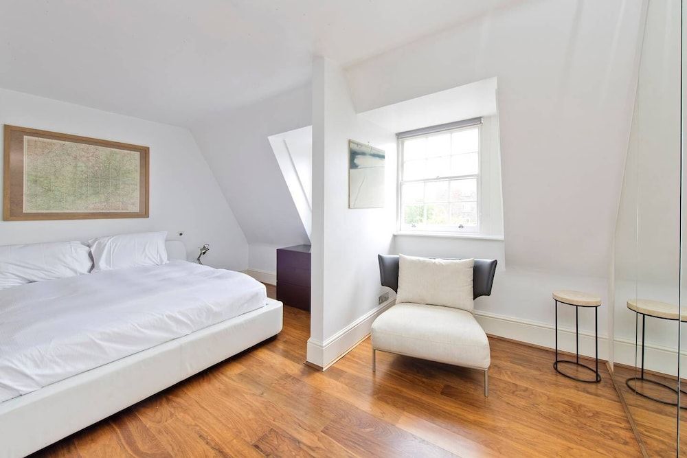 undefined Beautiful 2 Bed W Roof Terrace in Holland Park 4
