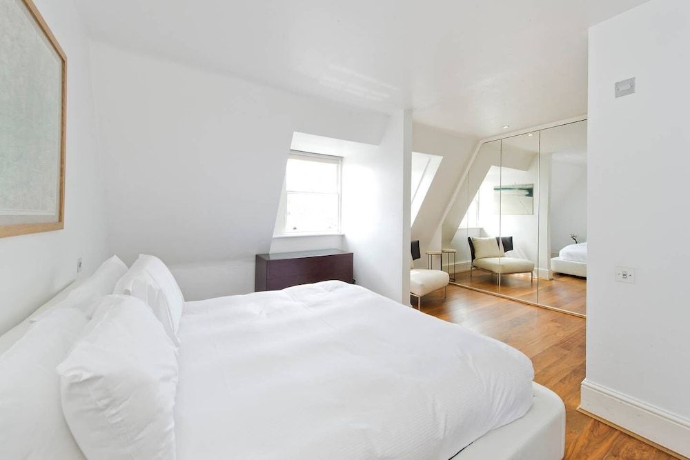 undefined Beautiful 2 Bed W Roof Terrace in Holland Park 6