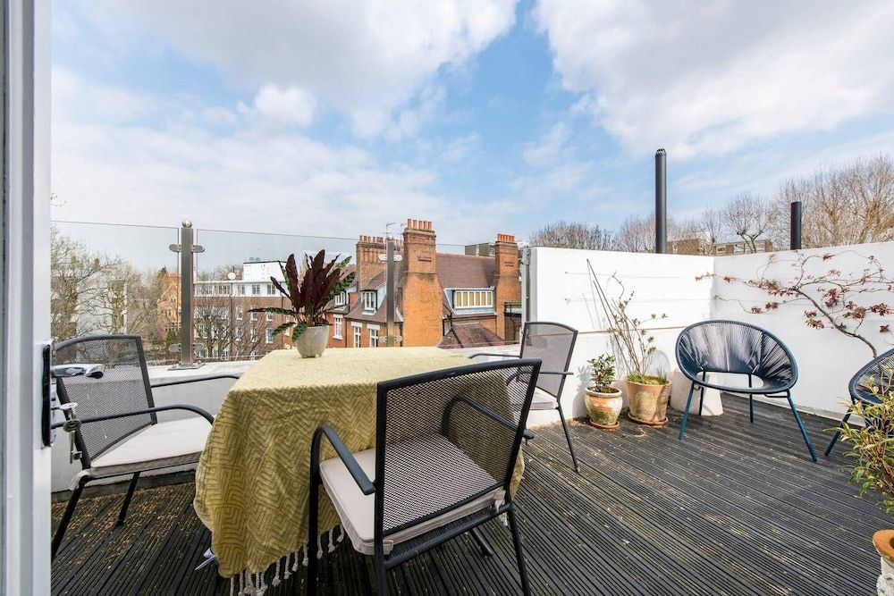 Beautiful 2 Bed W Roof Terrace in Holland Park Apartment (2 Bedrooms) 9