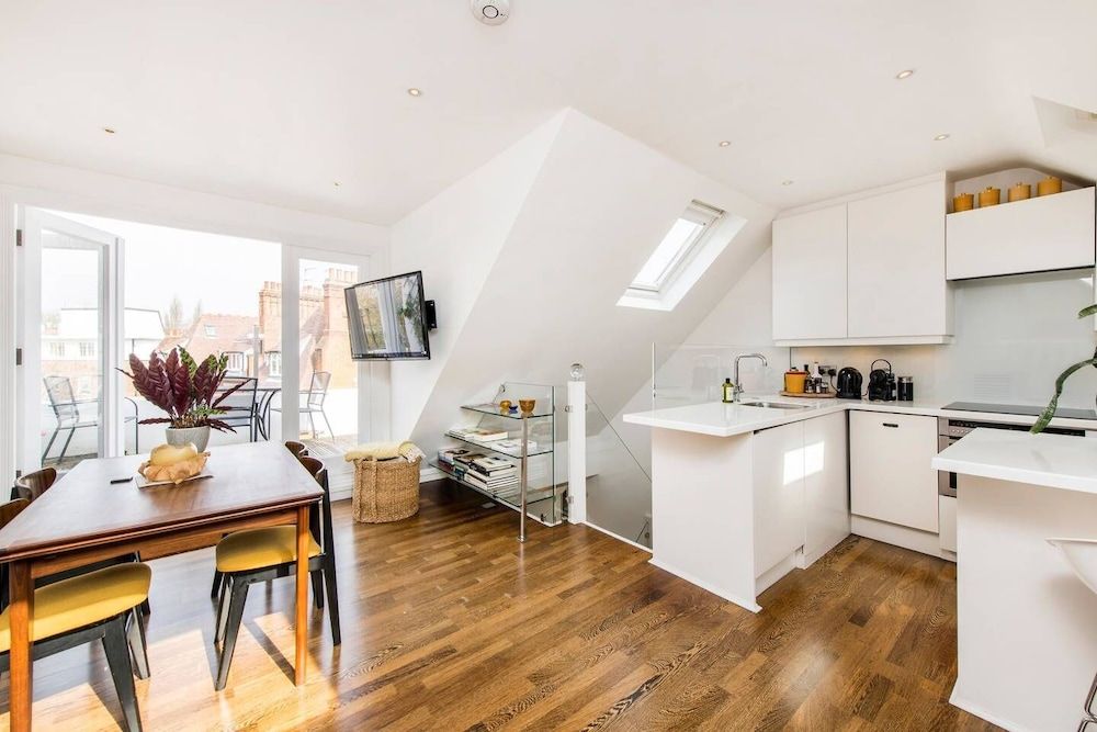 undefined Beautiful 2 Bed W Roof Terrace in Holland Park 2