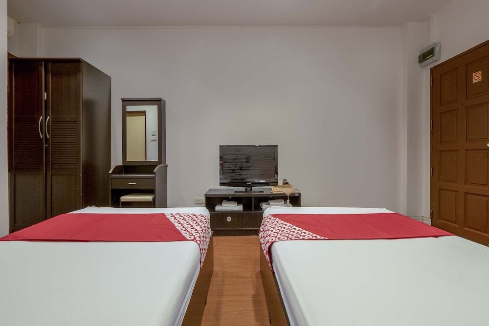 OYO 1089 Baan Boran Superior Twin Room 6