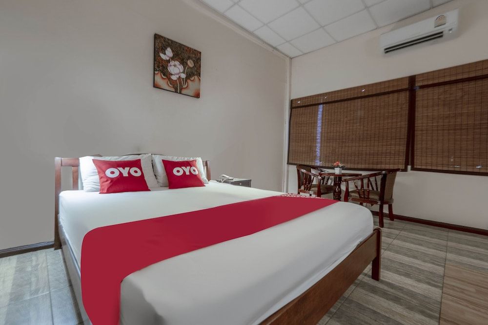 OYO 1089 Baan Boran Premium Double Room, Shared Bathroom 2