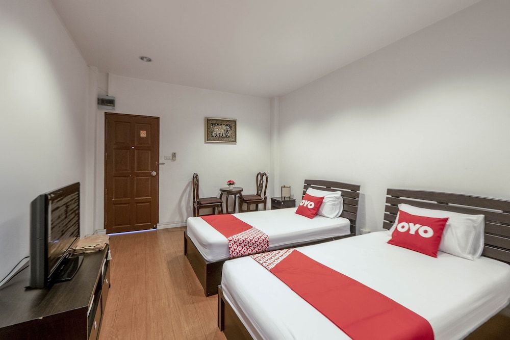 OYO 1089 Baan Boran Superior Twin Room 2
