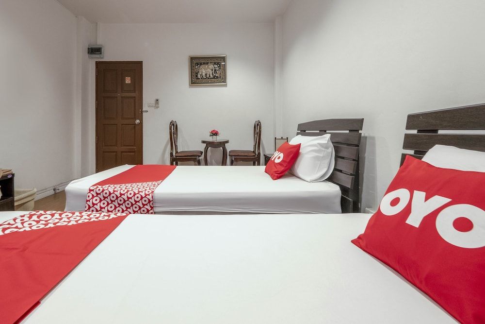 OYO 1089 Baan Boran Superior Twin Room 3