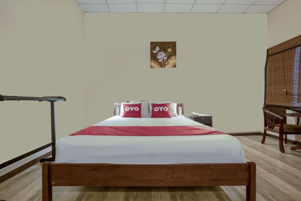 OYO 1089 Baan Boran Premium Double Room, Shared Bathroom 3